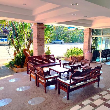 Thong Paeka Hotel Prasat Ngoại thất bức ảnh