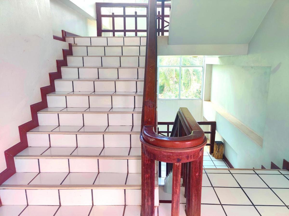 Thong Paeka Hotel Prasat Ngoại thất bức ảnh