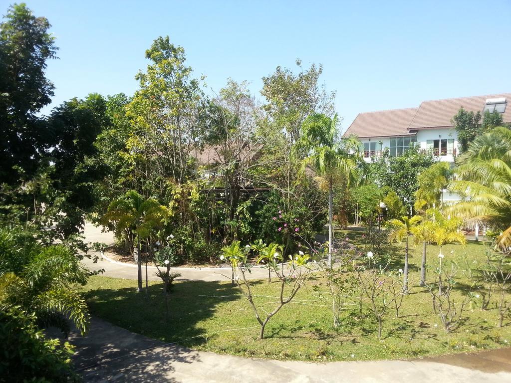 Thong Paeka Hotel Prasat Ngoại thất bức ảnh