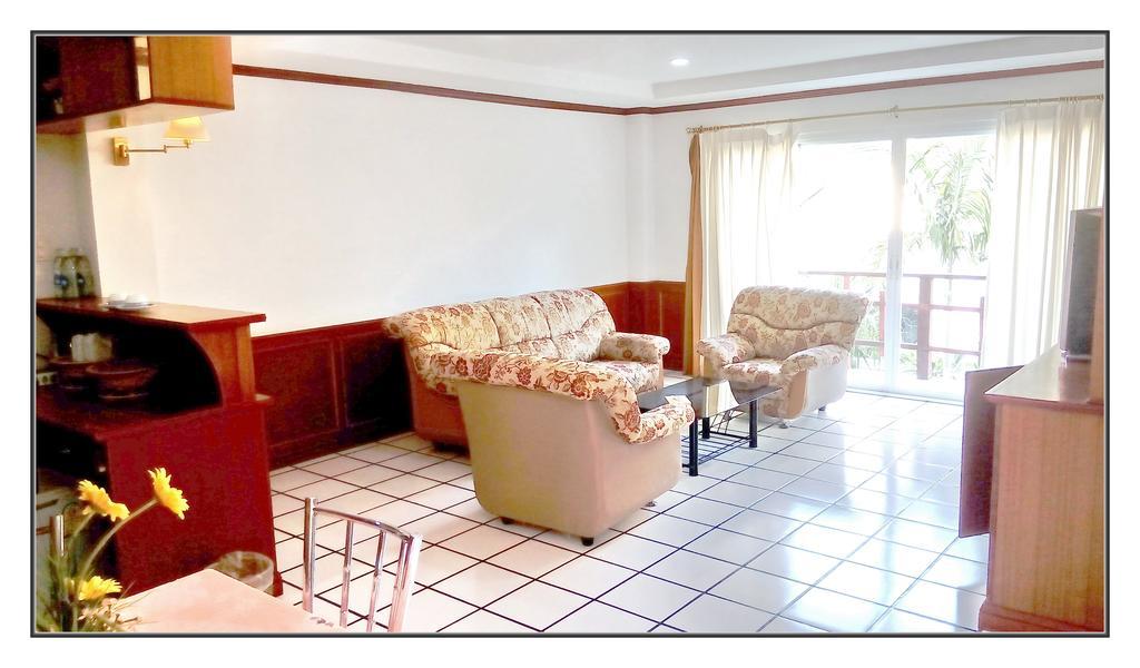 Thong Paeka Hotel Prasat Phòng bức ảnh