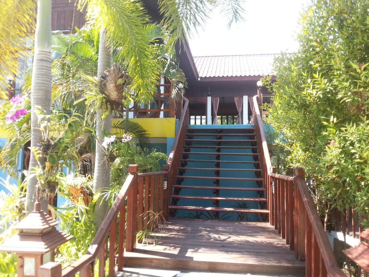 Thong Paeka Hotel Prasat Ngoại thất bức ảnh